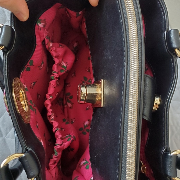 Betsey Johnson black tote with donut shape metal closure - Picture 11 of 15